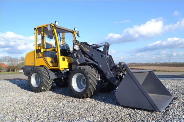 Eurotrac W13-CF – Bild 2