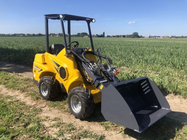 Eurotrac T11 mit Avant / Multione Aufnahme – Bild 2