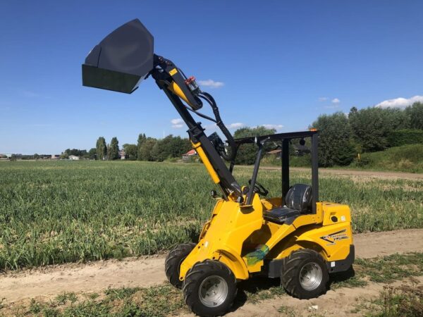 Eurotrac T11 mit Avant / Multione Aufnahme – Bild 5
